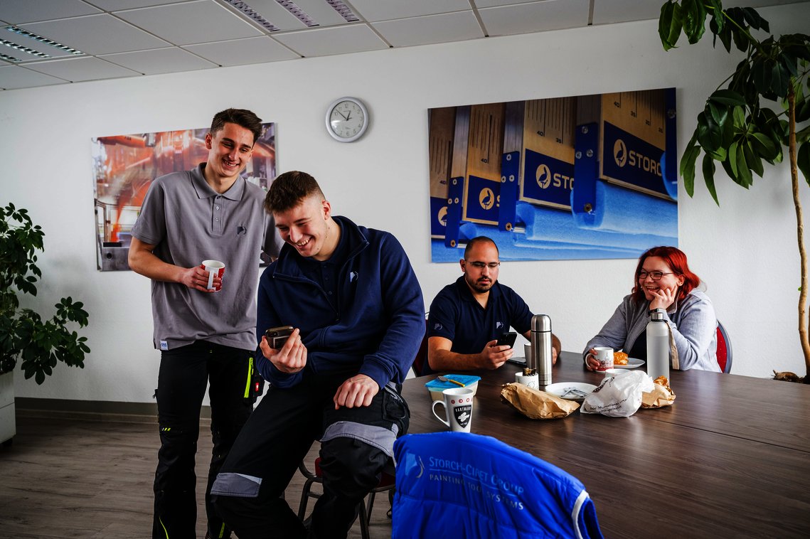 Wie_wir_Ausbildung_Leben_1374_retouched.png Wie_wir_Ausbildung_Leben_1374_retouched.png