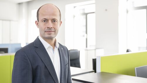 Daniel_Rogusch_8925_12122022_32cm-RGB.jpg Daniel_Rogusch_8925_12122022_32cm-RGB.jpg
