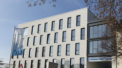 IMG_2016_11_12_0839_Storch_Neubau_2000px_Layout.jpg